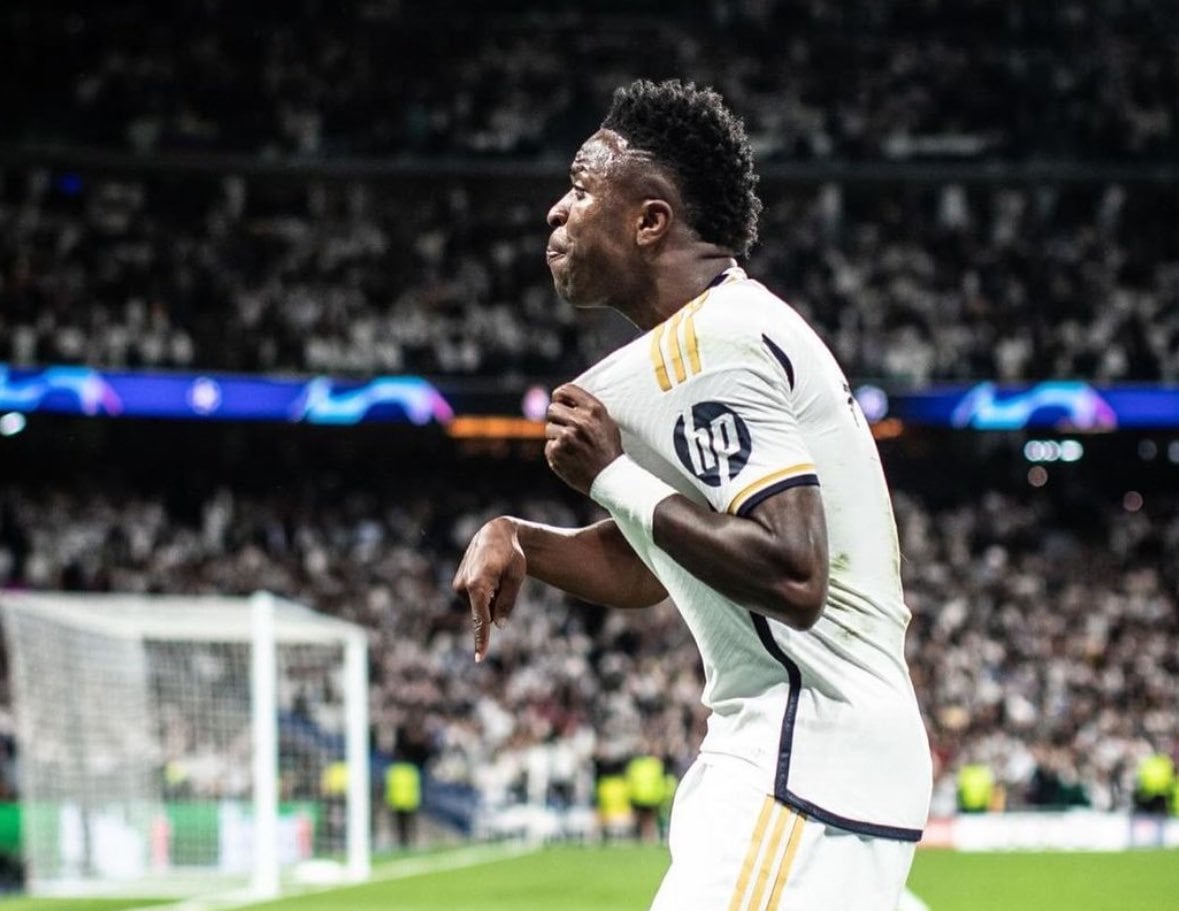 Ancelotti: “Vinicius Jr is in pain and will undergo tests in the next hours”. “His neck is blocked, he has suffered a problem and that’s something we need to check with the medical staff”.