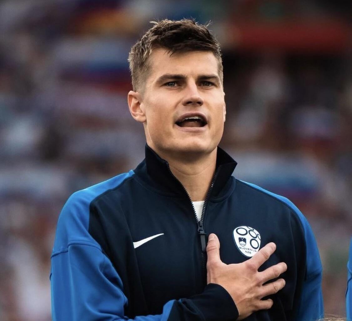 [via CorSport] With one of Stefan de Vrij or Francesco Acerbi set to leave Inter in the summer, the club’s top target will be Udinese defender, Jaka Bijol.