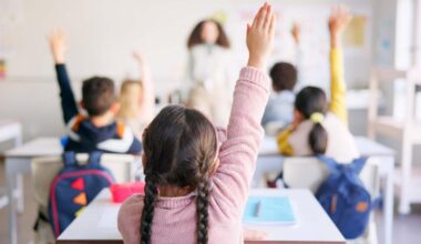 "Bah oui, ils sont nyctalopes" : un élève de maternelle exclu parce que sa maîtresse pensait qu'il l'avait insultée
