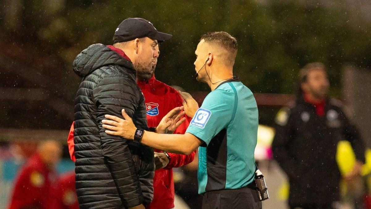 Missglückter Handschlag: Haching-Trainer Unterberger noch zwei weitere Spiele gesperrt