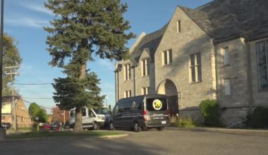 Detroit church organizing rides to the voting polls for seniors