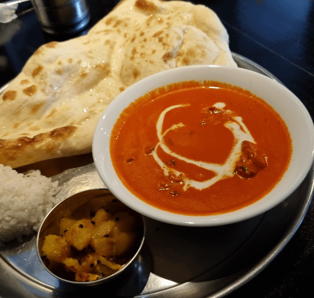 Butter chicken and naan bread