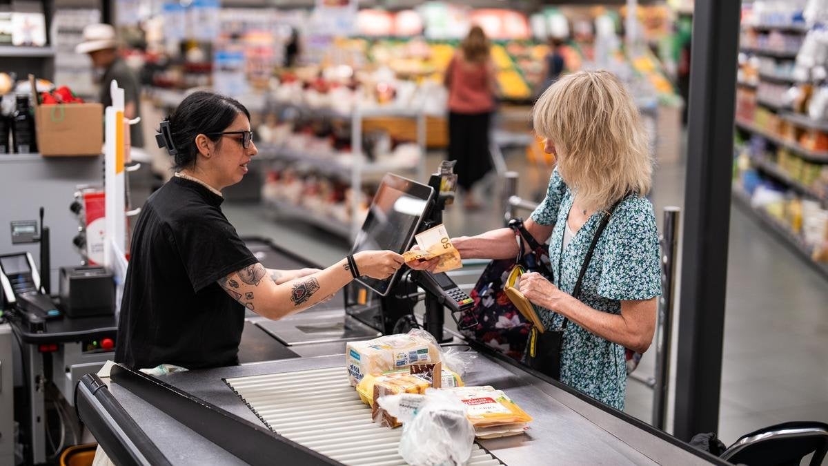 IVA ALIMENTOS | El regreso del IVA a los alimentos básicos causará un repunte de precios este octubre