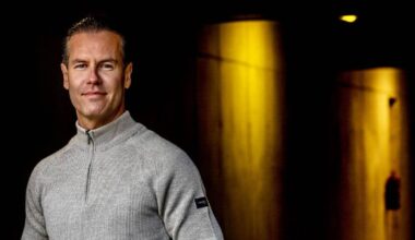 Toparbiter Danny Makkelie over kritiek: ‘Trainers hebben kennelijk meer moeite hun mond te houden’
