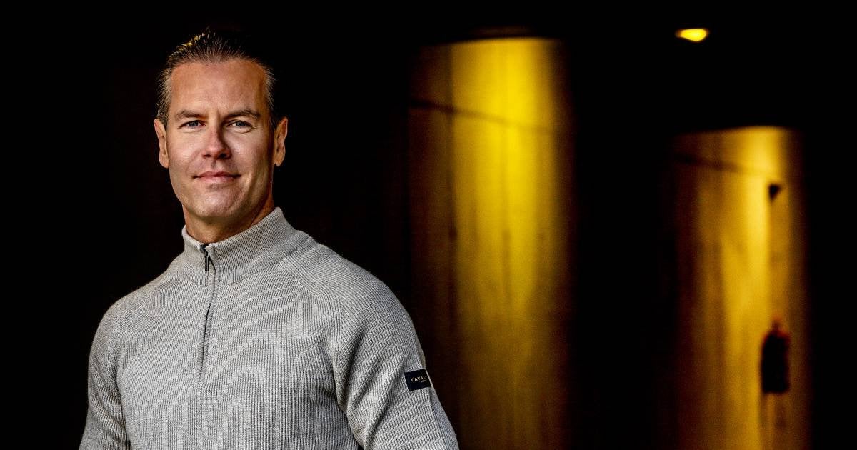 Toparbiter Danny Makkelie over kritiek: ‘Trainers hebben kennelijk meer moeite hun mond te houden’
