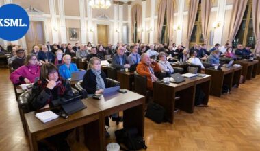 Jyväskylän valtuusto päätti korottaa veroprosenttia – lähikoulut ja -kirjastot halutaan säilyttää | Keski-Suomi