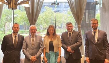 Czech parliamentarians arrive in Taiwan, to meet president, FM