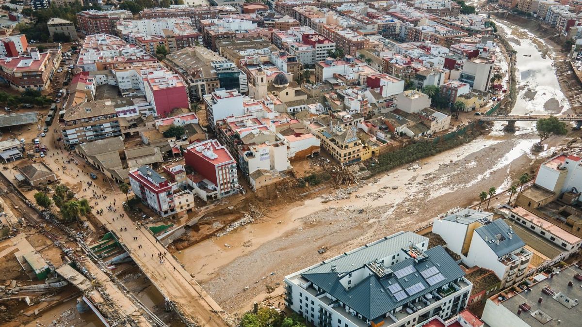 Efforts continue to clear sewage system following floods in Spain's Valencia region