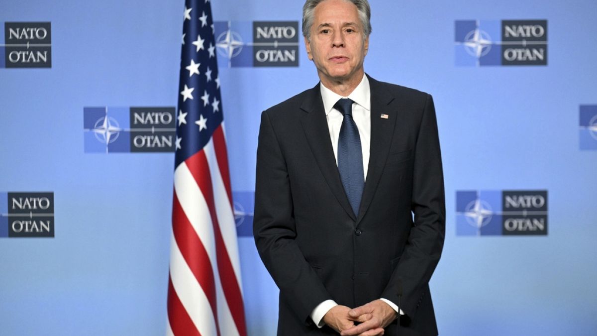 Nato, Antony Blinken incontra Mark Rutte a Bruxelles: "Biden aiuterà Kiev fino all'ultimo giorno"