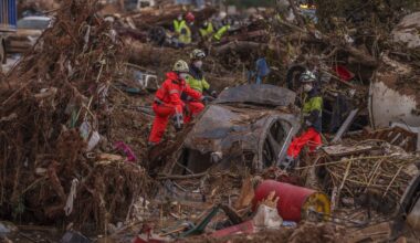 Valencia government rules out resignations as anger grows over Spain flood response