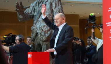 Scholz and SPD kick start election campaign offensive in Germany