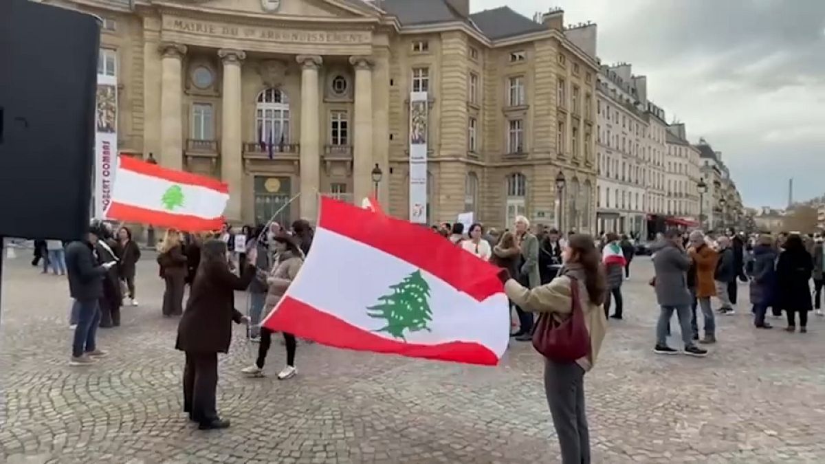 'I feel totally useless': Anguish grows among Lebanese diaspora in France