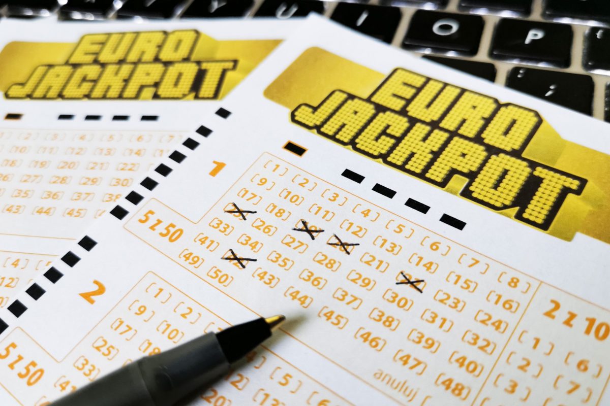 Slovenija ima novega milijonarja. Na Eurojackpotu je zadel 11 milijonov evrov