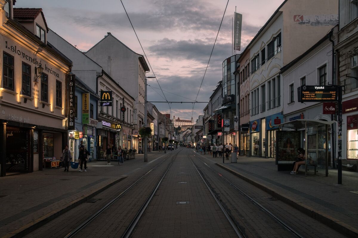 Slovakia’s €2 Billion Eurobond Attracts Strong Investor Demand