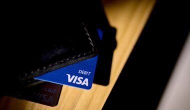 Visa, Coinbase Offer Real-Time Crypto Purchases Via Debit Cards