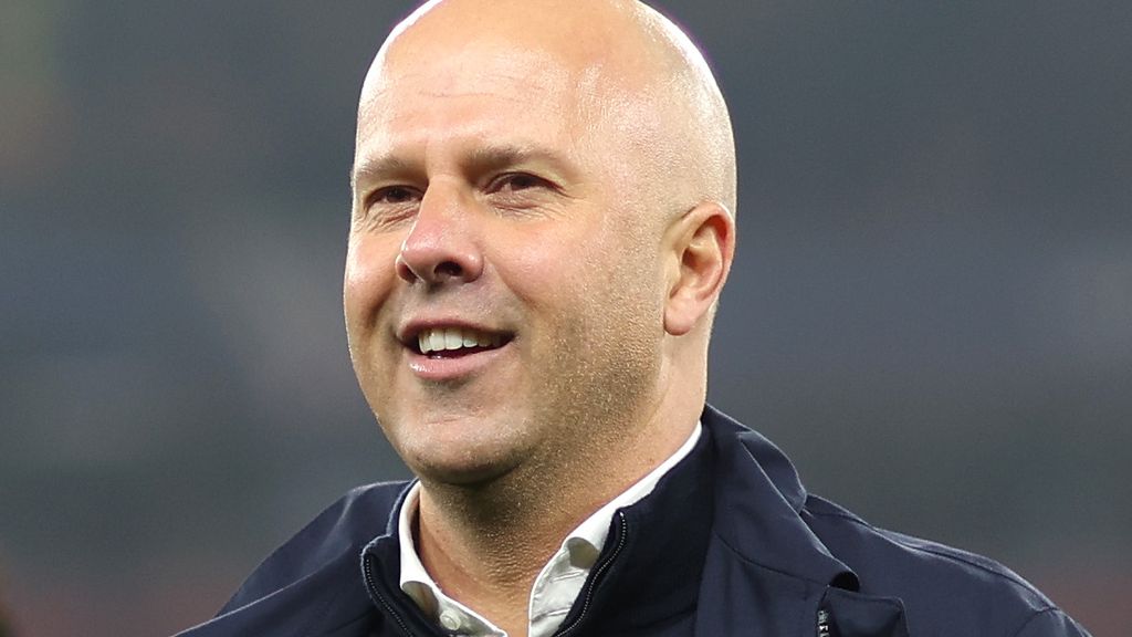 Slot verplettert na rust Leverkusen; Nieuwe United-trainer Amorim stunt tegen City