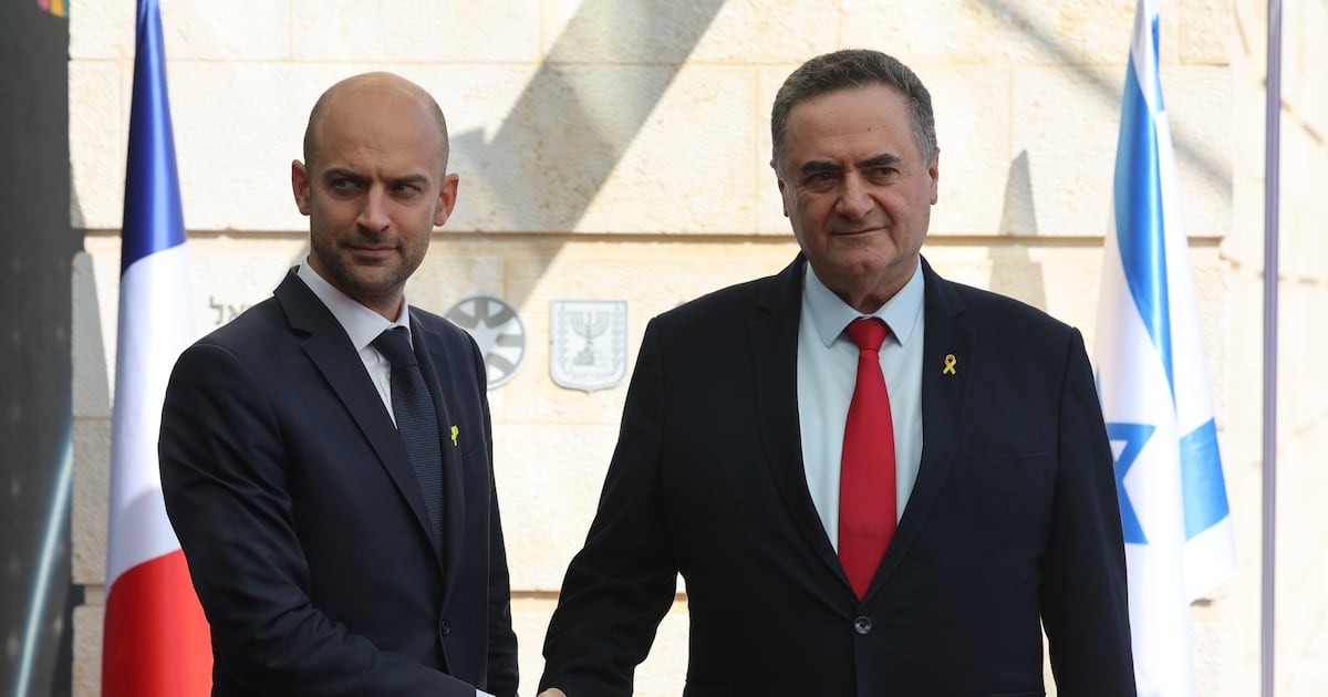 Diplomatic tension between France and Israel increases after gendarmes detained in Jerusalem
