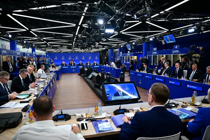 Uniós vezetők az informális EU-csúcstalálkozón a Puskás Arénában, Budapesten, 2024. november 8-án – Fotó: Mónus Márton / Reuters