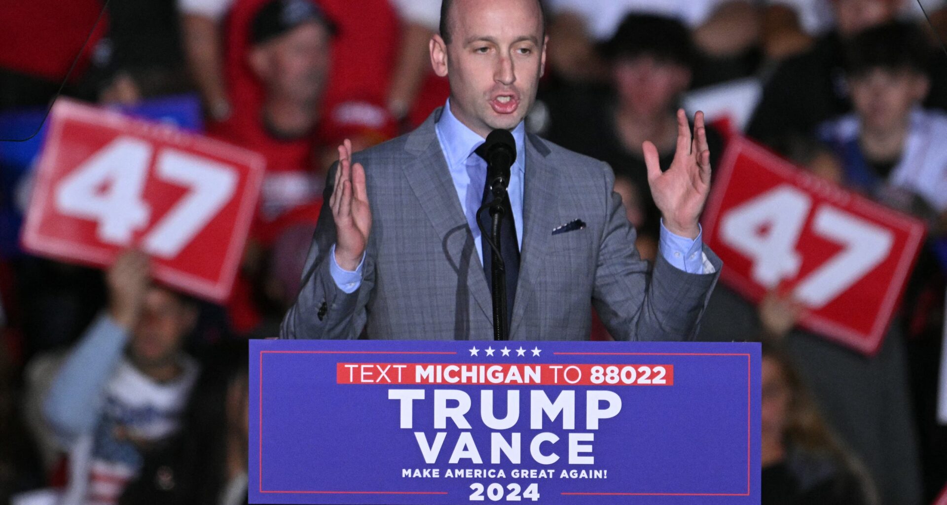 Trump taps Stephen Miller as deputy chief of staff for policy