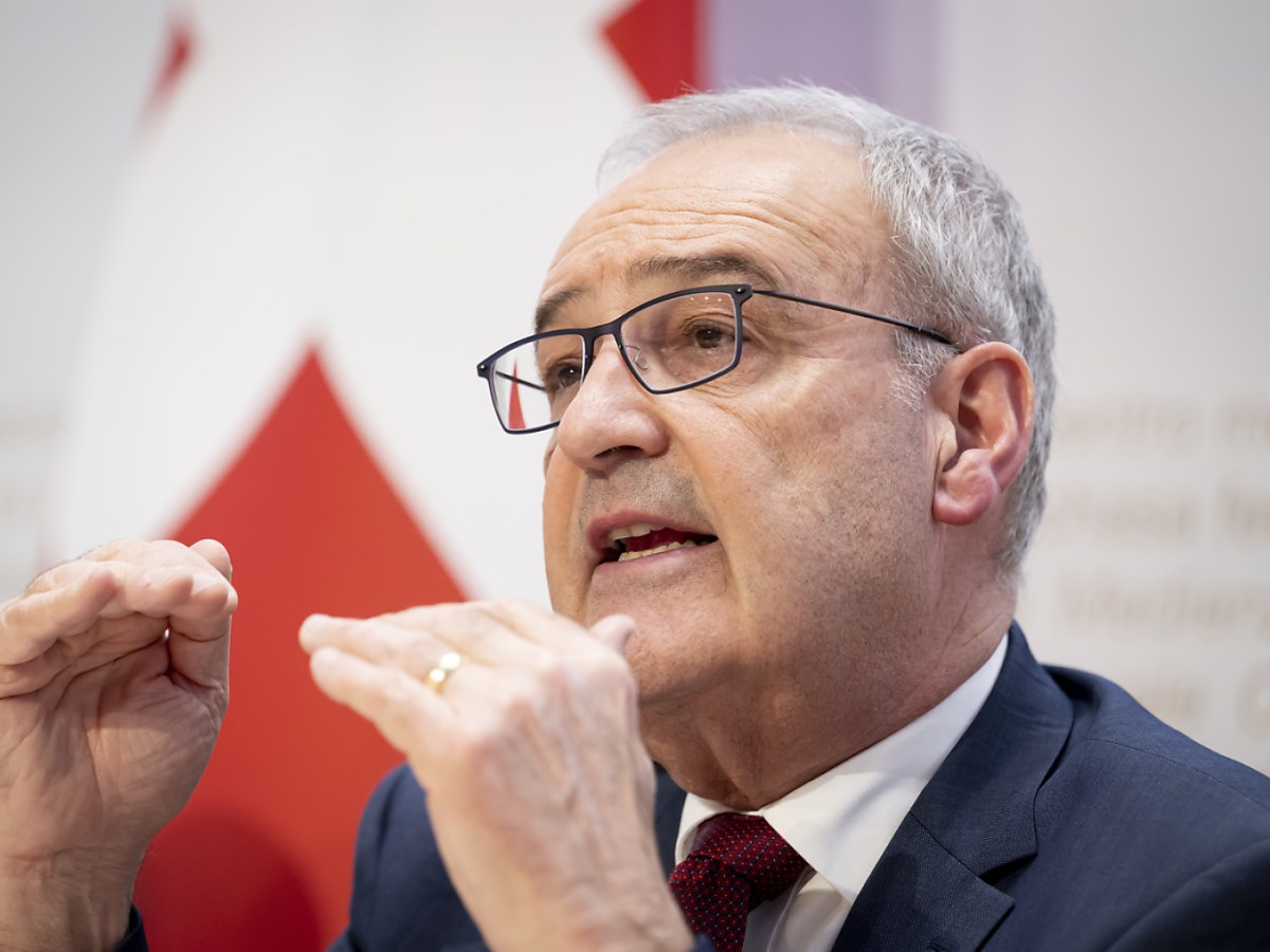 Swiss government ‘not standing idly by’ in steel crisis, says economics minister