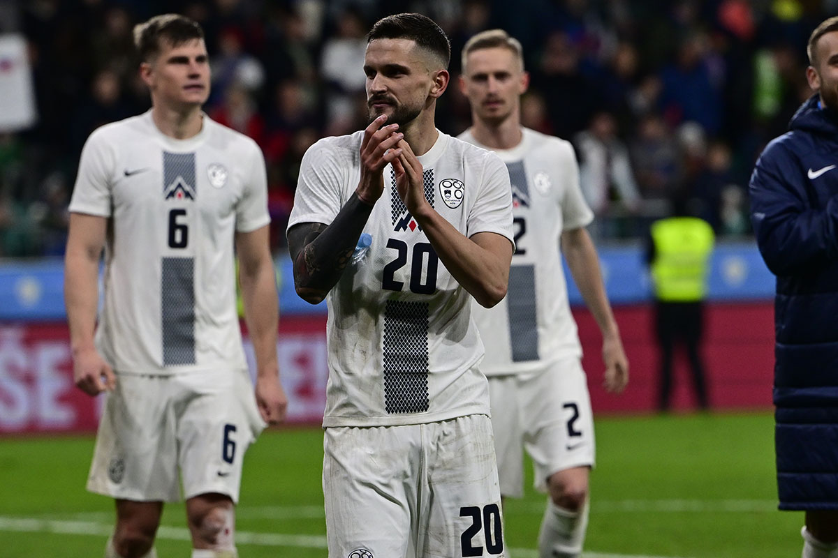 Kaj je na kocki pred zadnjo tekmo Slovenije? Slovenija še vedno lahko napreduje v ligo A, lahko pa tudi izpade v ligo C - Novica