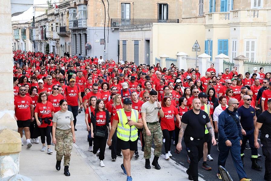 Hundreds attend President’s Walk in aid of Malta Community Chest Fund