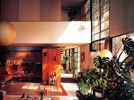 Overprovision: Exploring Purposefully Wasteful Spaces in Residential Design - Image 7 of 17