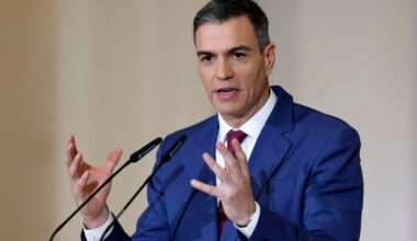 Spain To Give Visas To Hundreds Of Thousands Of Undocumented Migrants