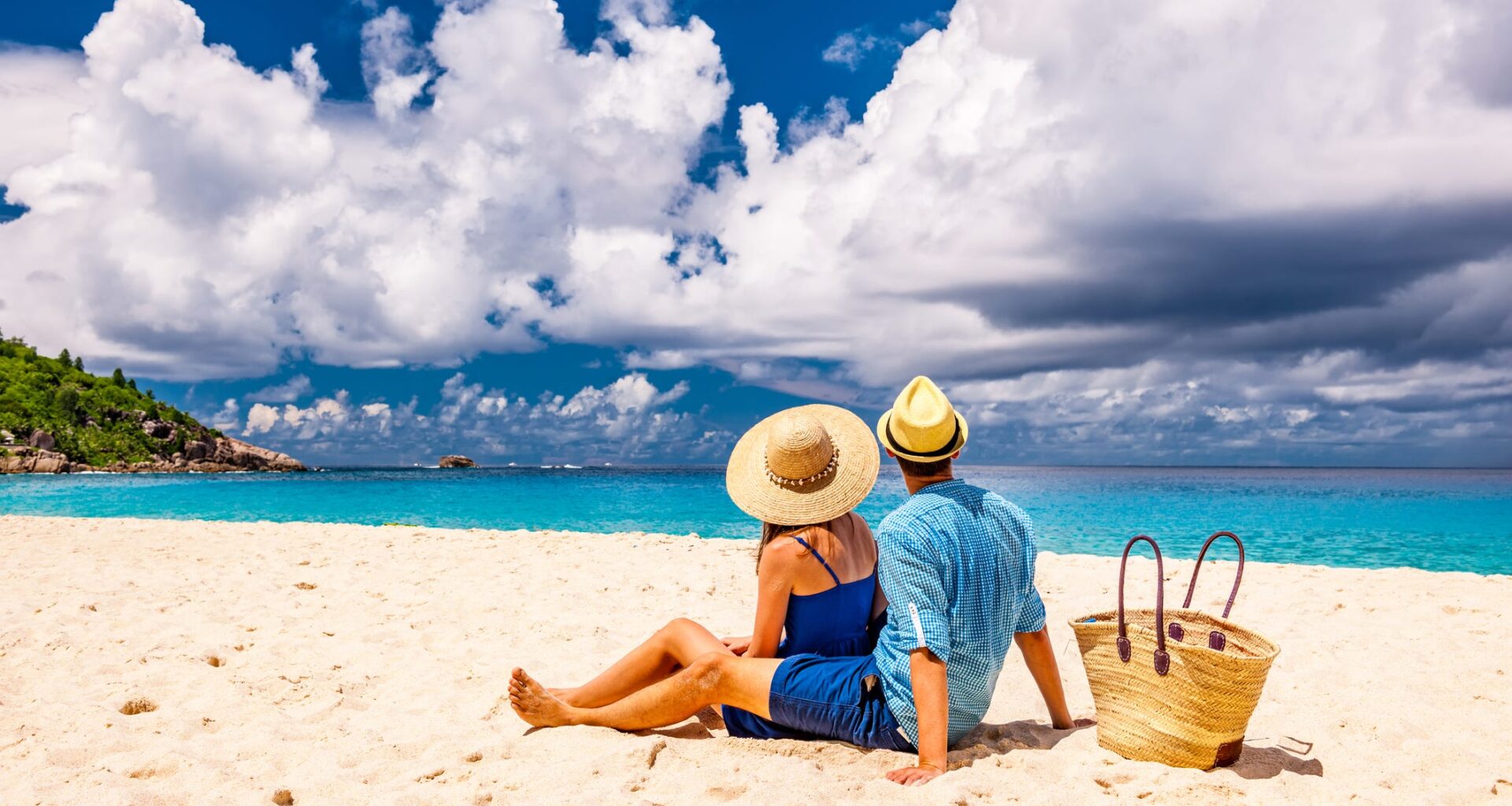 How to use AI for vacation, from ChatGPT to Gemini