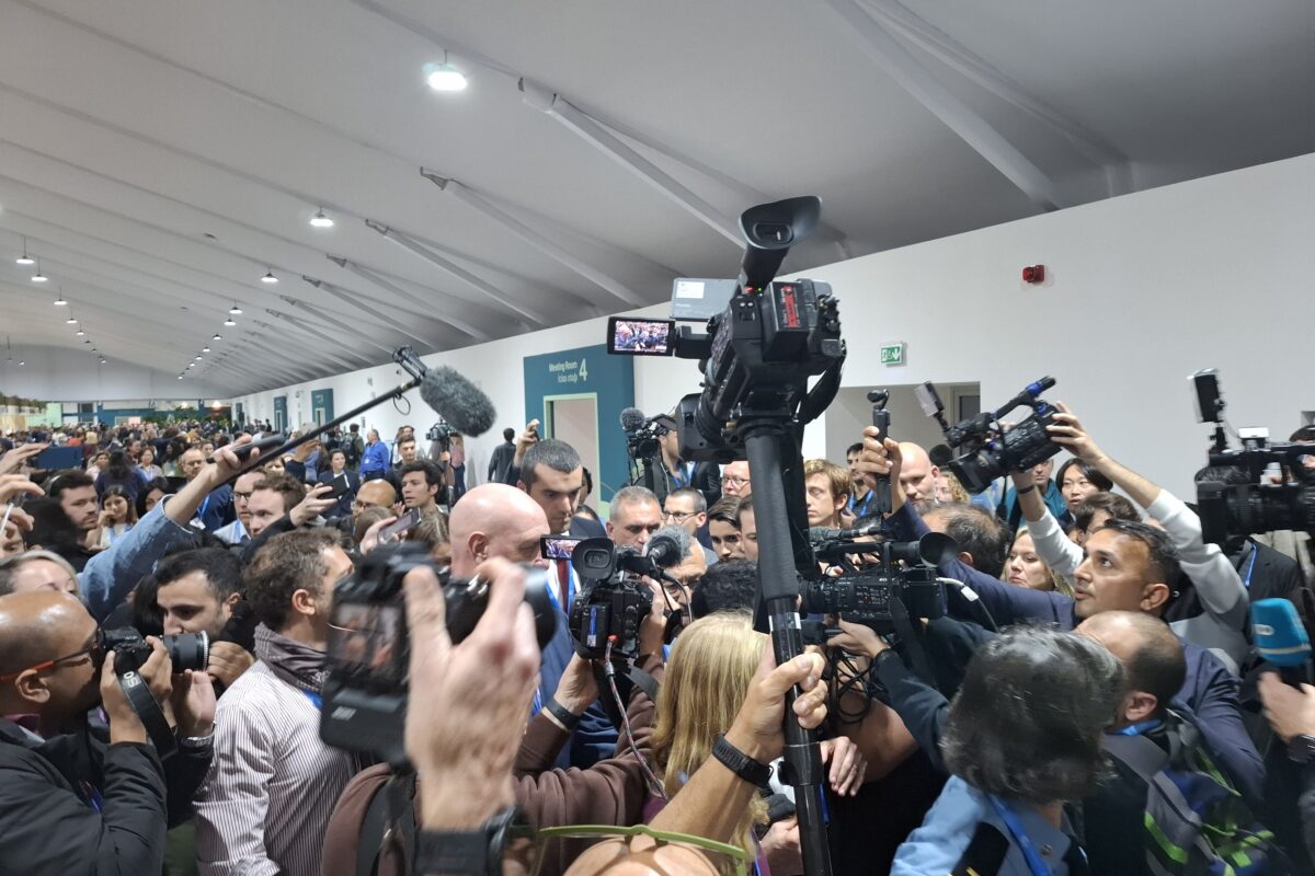 "Popoln kaos" na podnebni konferenci. Pogajalci: Česa takšnega še nismo doživeli