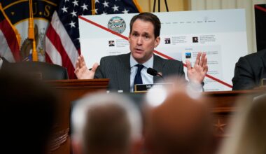 Democratic lawmakers receive Thanksgiving Day bomb threats