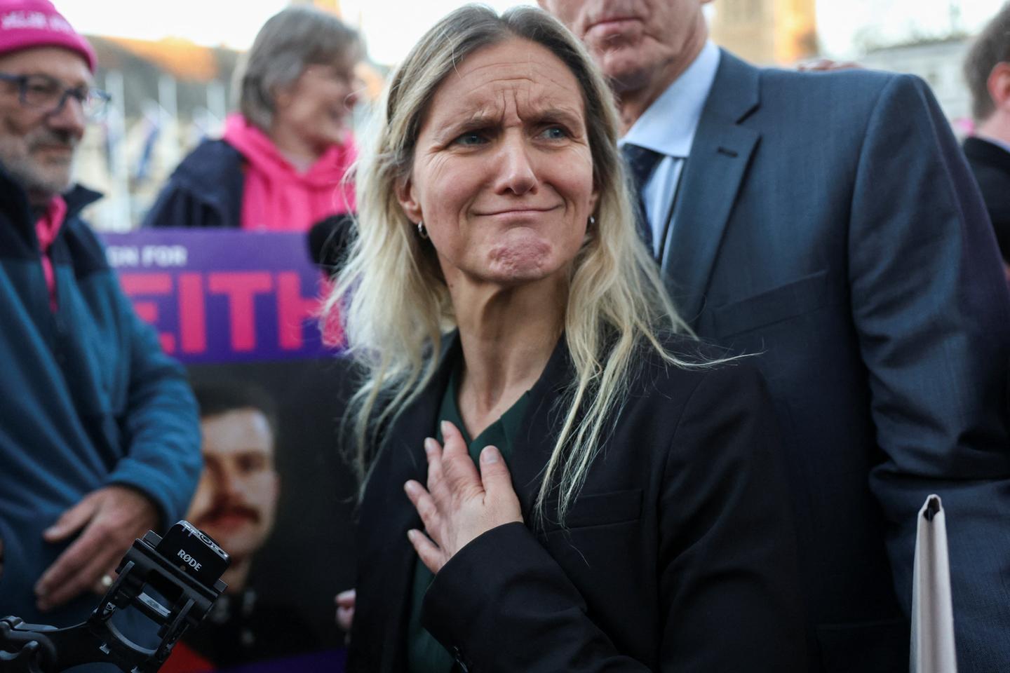 UK lawmakers advance assisted dying bill