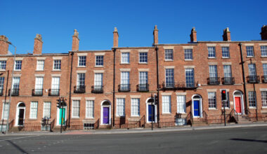 Average UK house price set to rise by £10,000 in 2025
