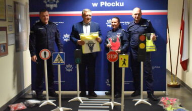 Przekazanie mini miasteczka ruchu drogowego - Aktualności