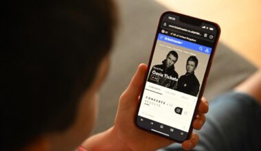 « Il y a eu des centaines de réclamations » : de nombreux de fans du groupe Oasis arnaqués sur Facebook