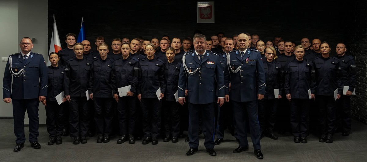 Uroczyste ślubowanie nowo przyjętych policjantów - Aktualności