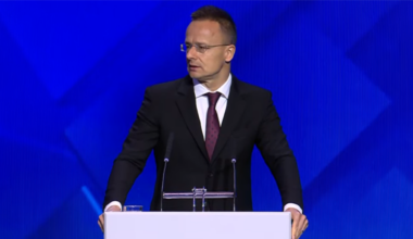 Hungary's Foreign Minister Critiques EU Sanctions During Minsk Visit