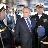 Präsident Wladimir Putin auf der Brücke einer Korvette im russischen Marinestützpunkt in Wladiwostok. Russlands Präsident Putin in Wladiwostok