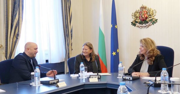 Илияна Йотова: България иска РСМ да спазва европейските договорености