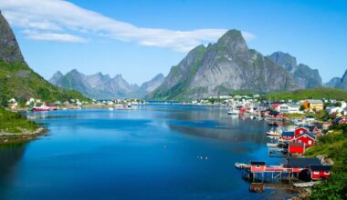 Norway set to launch new tax after fed-up town collects '40 litres of tourist poo' | World | News
