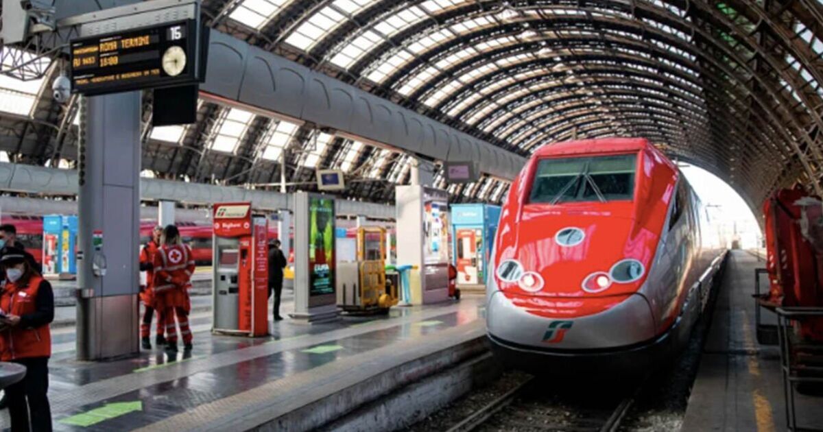 The epic 18-hour sleeper train linking mainland Italy to an island for just £25 | World | News