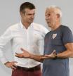 Peio Agirreoa, con Jon Uriarte el día de su homenaje en Lezama por su jubilación