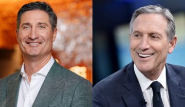 Ex-Starbucks CEO Howard Schultz Believes in Brian Niccol's New Strategy