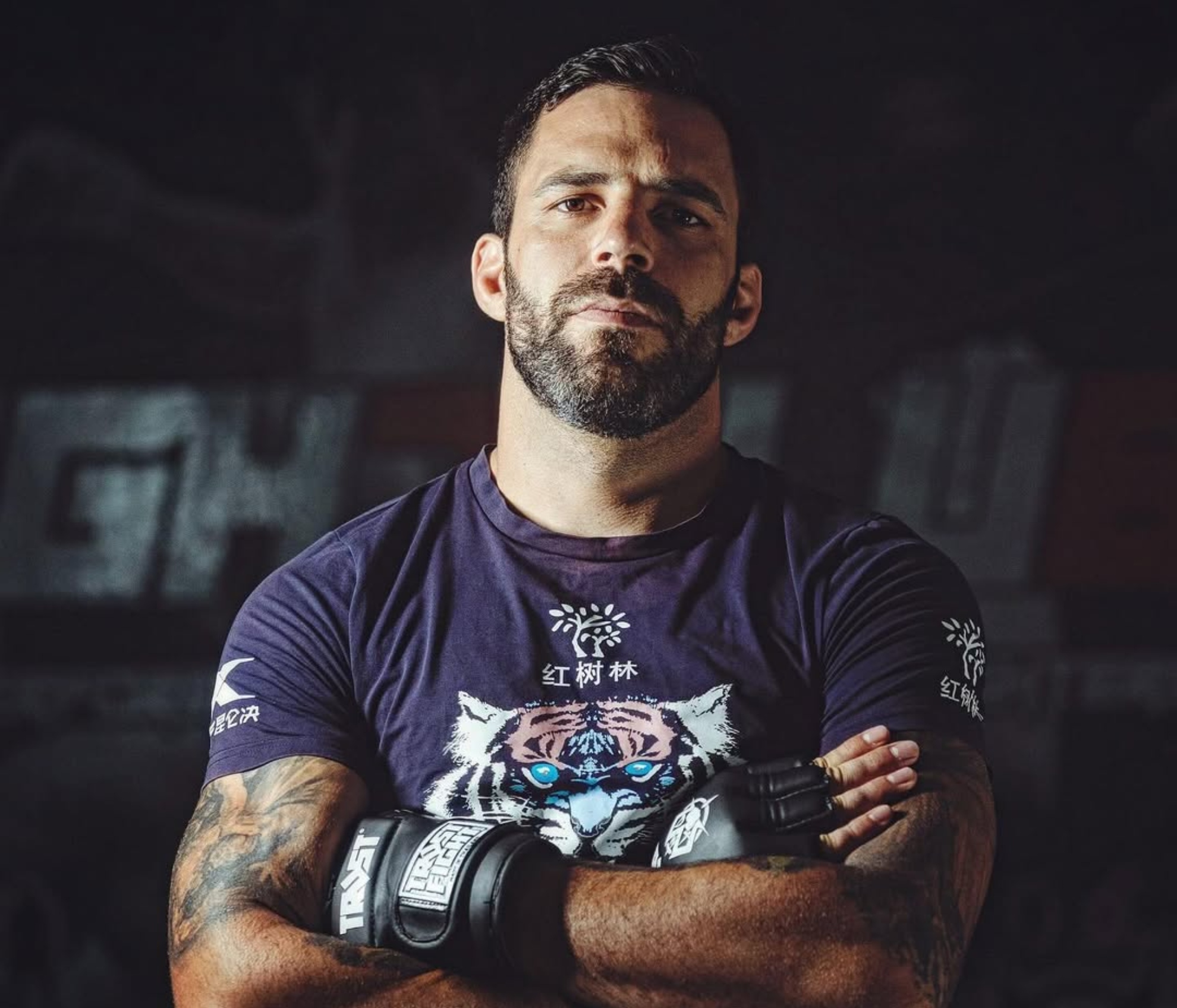 César Alonso posando en su faceta de peleador.