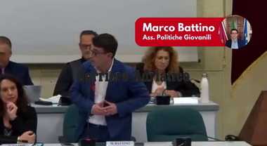 Parolacce e insulti, una bagarre tira l’altra: in consiglio comunale ad Ancona figuraccia bipartisan