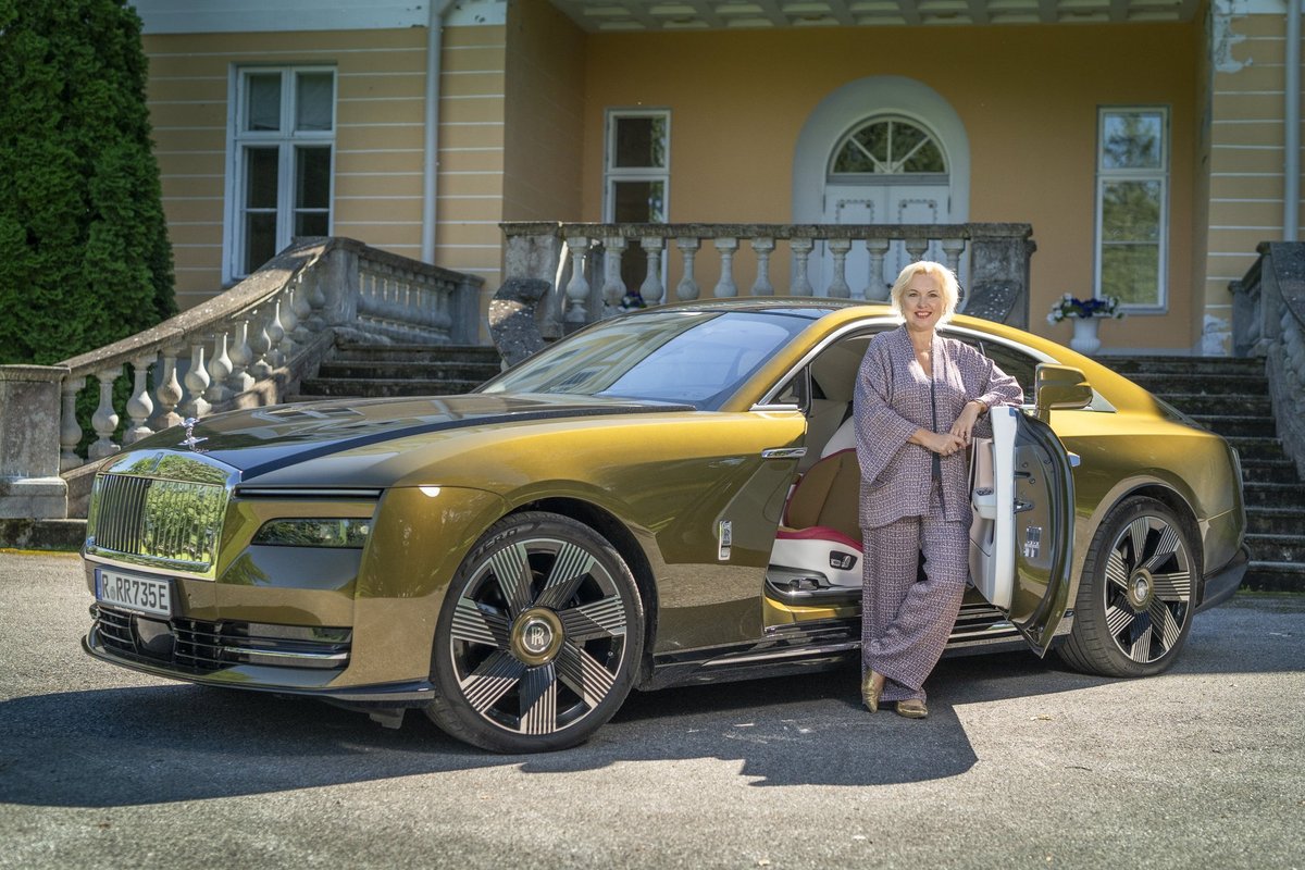 Eesti teedel pole veel ühtki sellist autot vuramas. Päev pool miljonit eurot maksva Rolls Royce’i uue elektriauto roolis