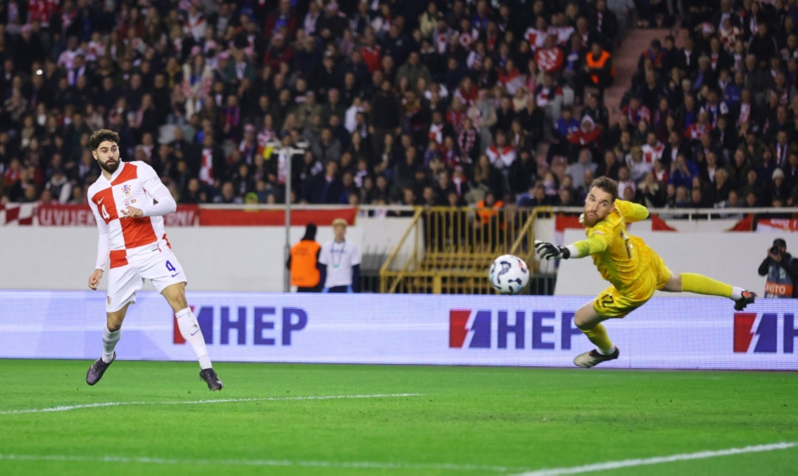 Croatia and Denmark reach quarters, Spain beat Switzerland