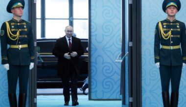 Putin ameaça atacar "centros de decisão" em Kiev