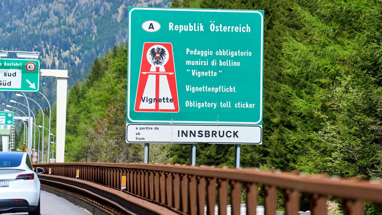Maut in Österreich und der Schweiz: So teuer wird es 2025