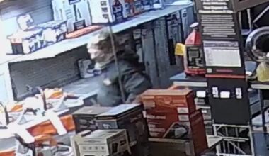 Police search for suspect in St. Johnsbury business robbery